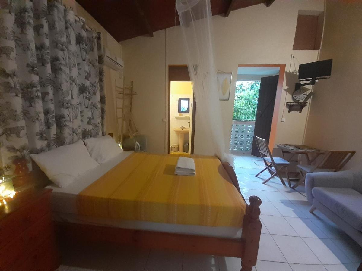 Studio Independant Chez L Habitant- Grand-Bourg  Ngoại thất bức ảnh